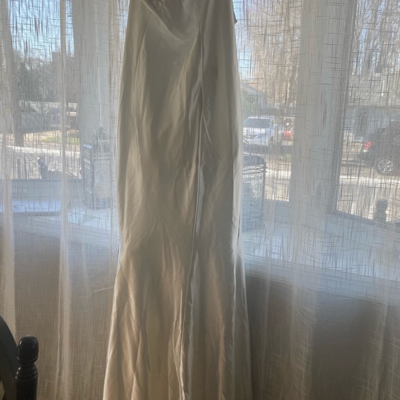 Wedding Dress - Picture 3 of 5